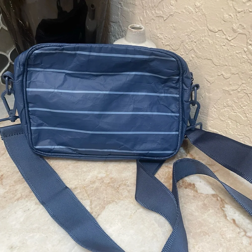 ALOHAS Navy Blue Crossbody Bag